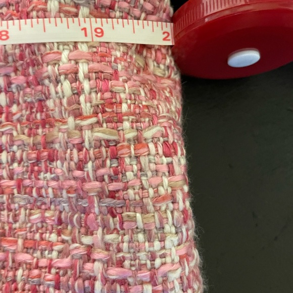 Pink tweed, Chanel-like jacket. - Picture 6 of 8